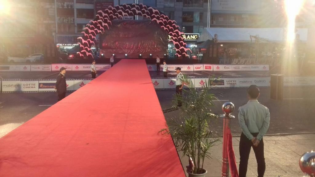 Dịch vụ bảo vệ Thành Long