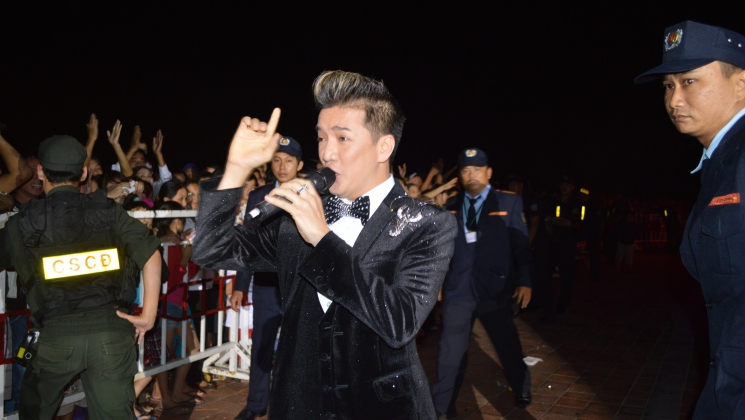 Vệ sỹ Thành Long Hộ tống VIP